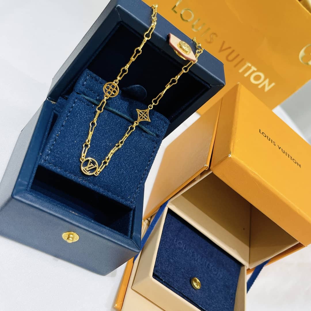 Wholesale L0vis Vvtt0n AAA+ Necklace