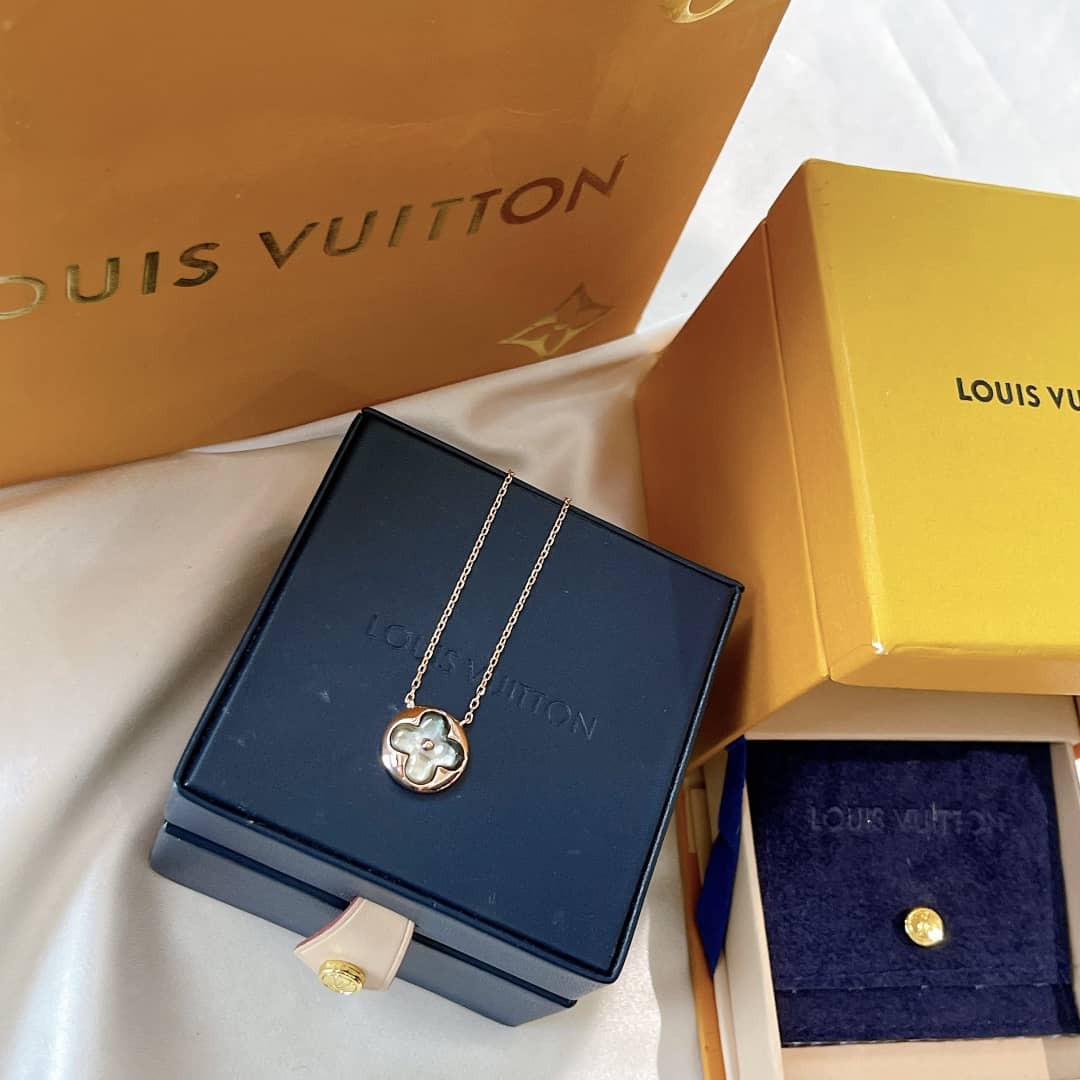 L0vis Vvtt0n Necklace For Sale