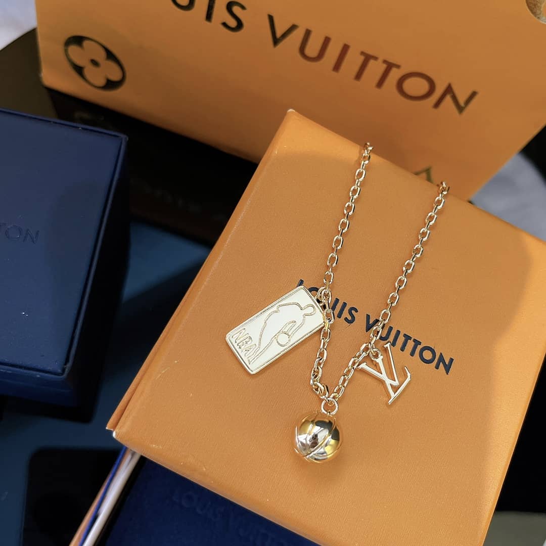 Wholesale L0vis Vvtt0n Logo Necklace