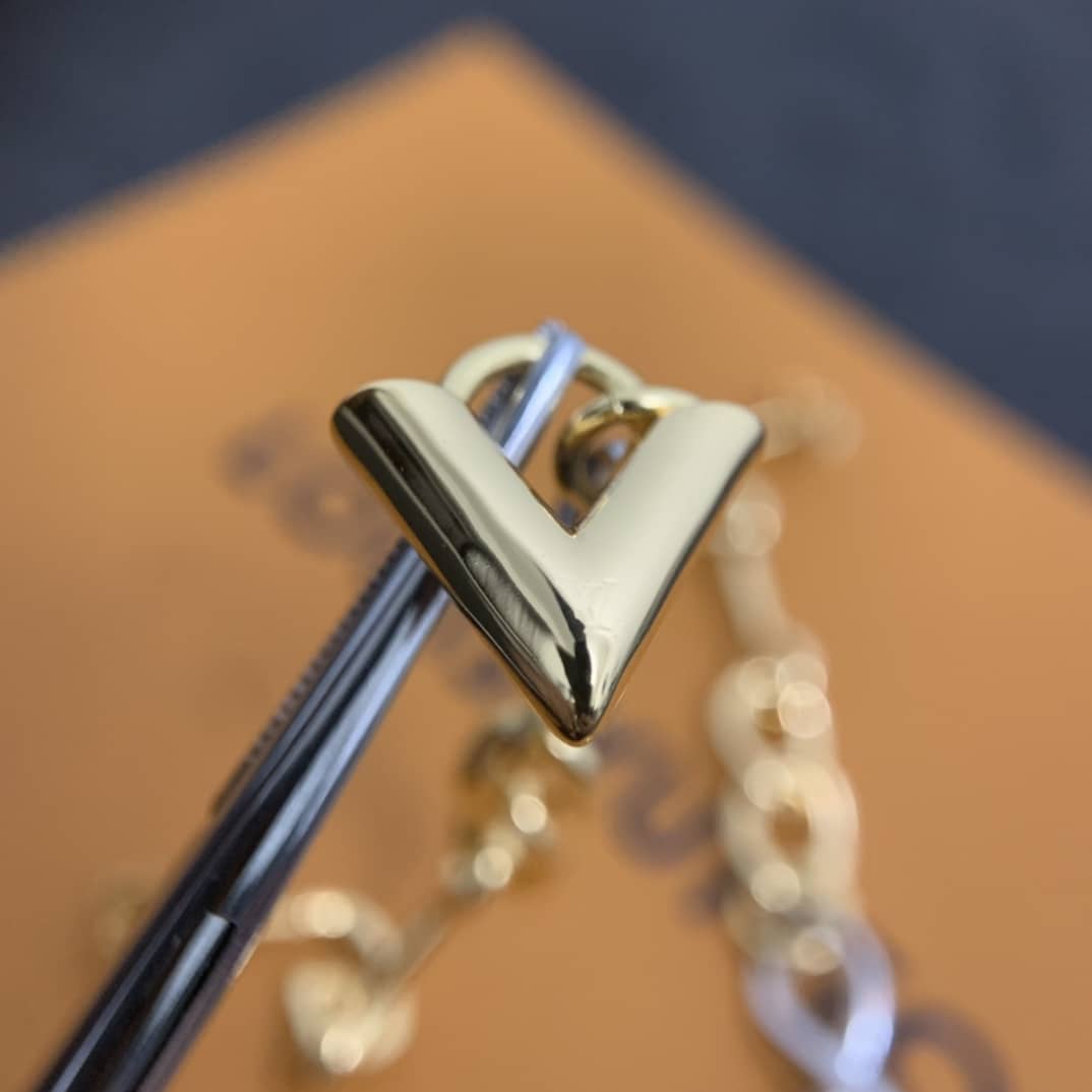 Top Quality L0vis Vvtt0n Earring