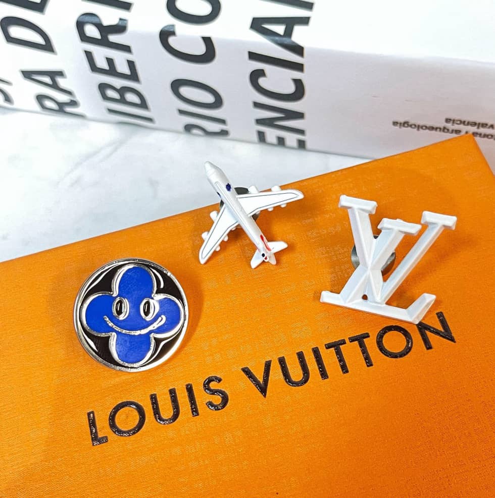 Replica L0vis Vvtt0n Brooch