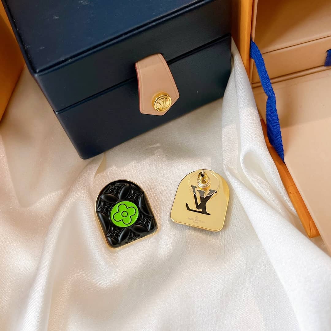 Fake L0vis Vvtt0n Logo Earring