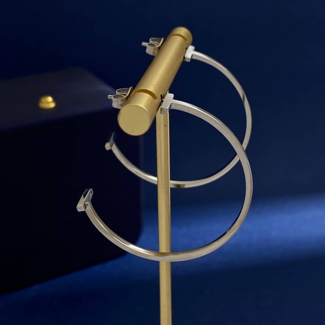 Knockoff T*f*ny Logo Earring