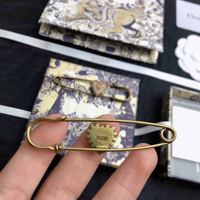 Knockoff Chr1st1an D10r Logo Brooch