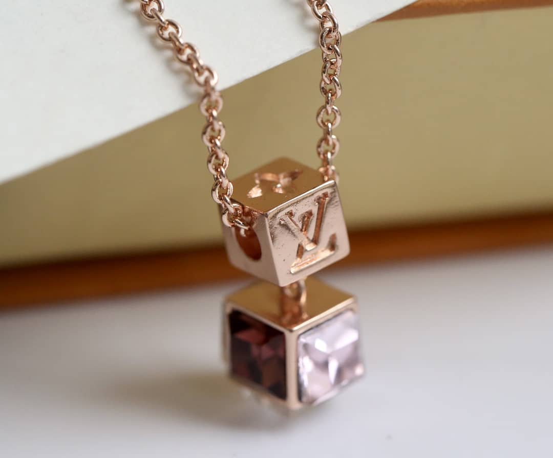 Best L0vis Vvtt0n Classic Necklace