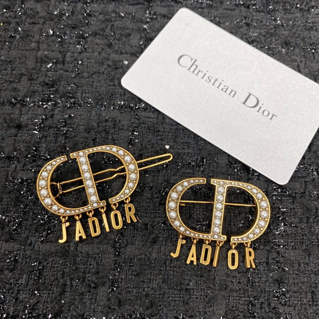 Best Chr1st1an D10r Classic Brooch