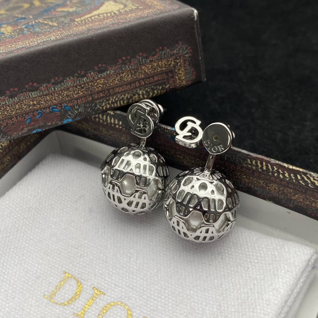 Wholesale Chr1st1an D10r Logo Earring