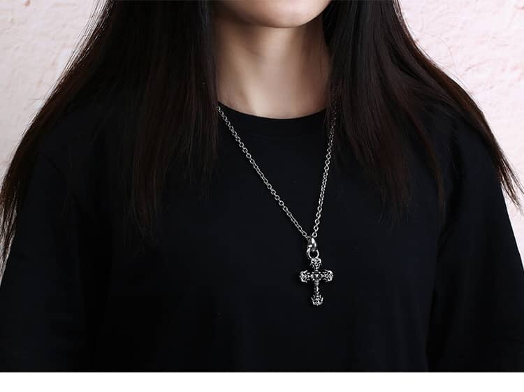 Top Quality Ch*0me He**ts Necklace