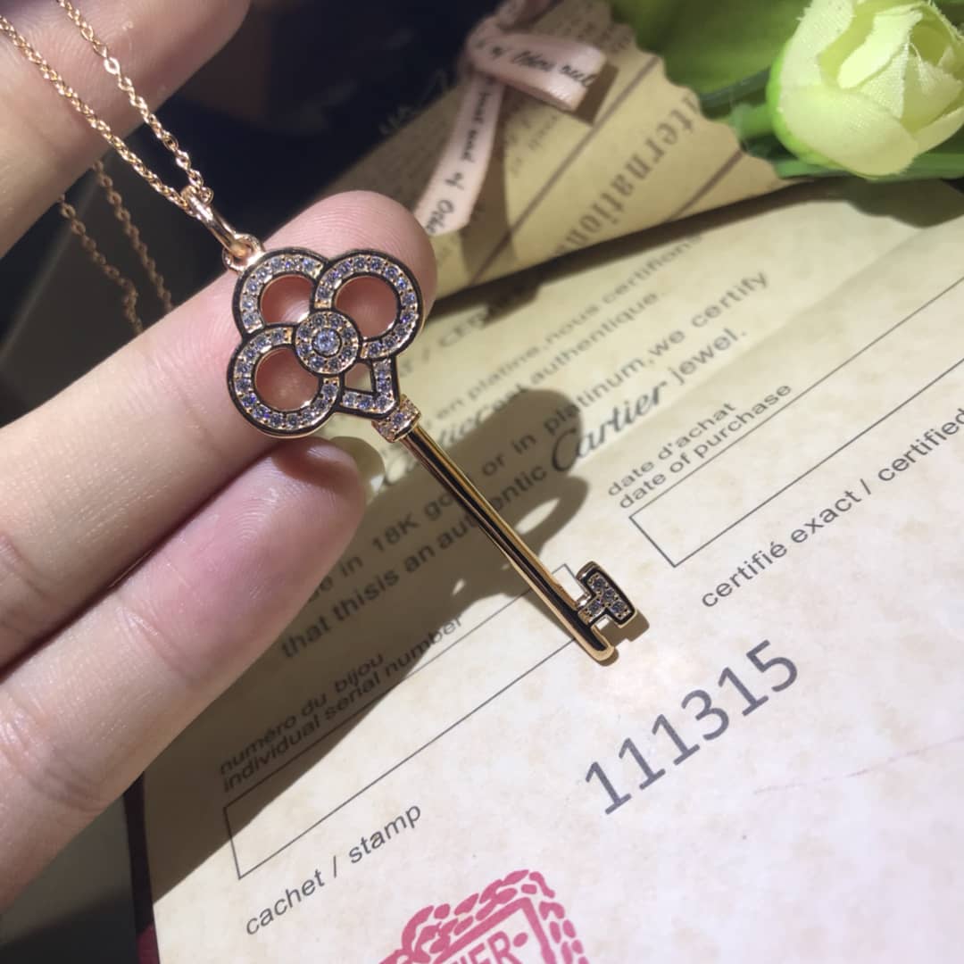 7 Star Ca*t1er Necklace