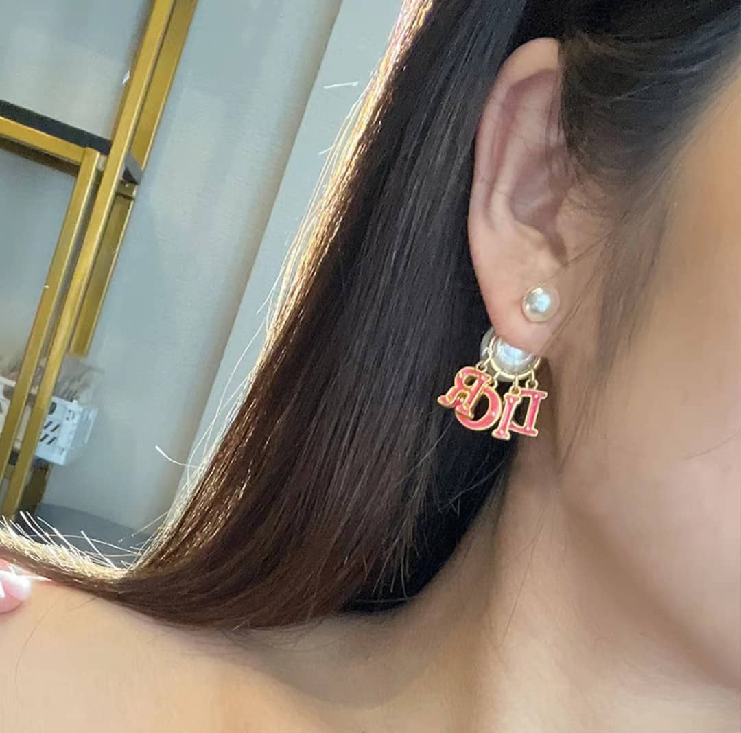 Best Chr1st1an D10r Classic Earring