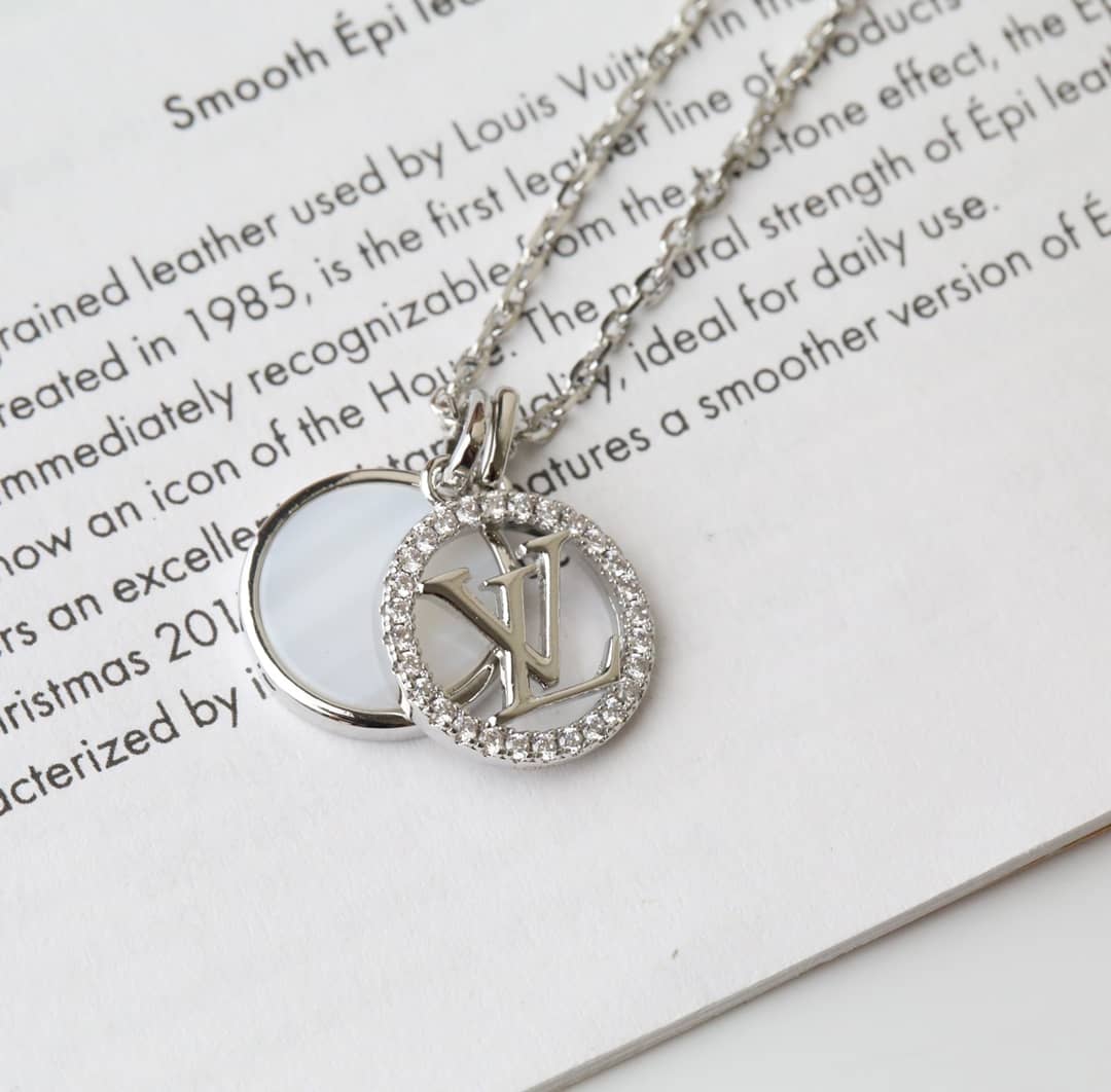 Knockoff L0vis Vvtt0n Logo Necklace