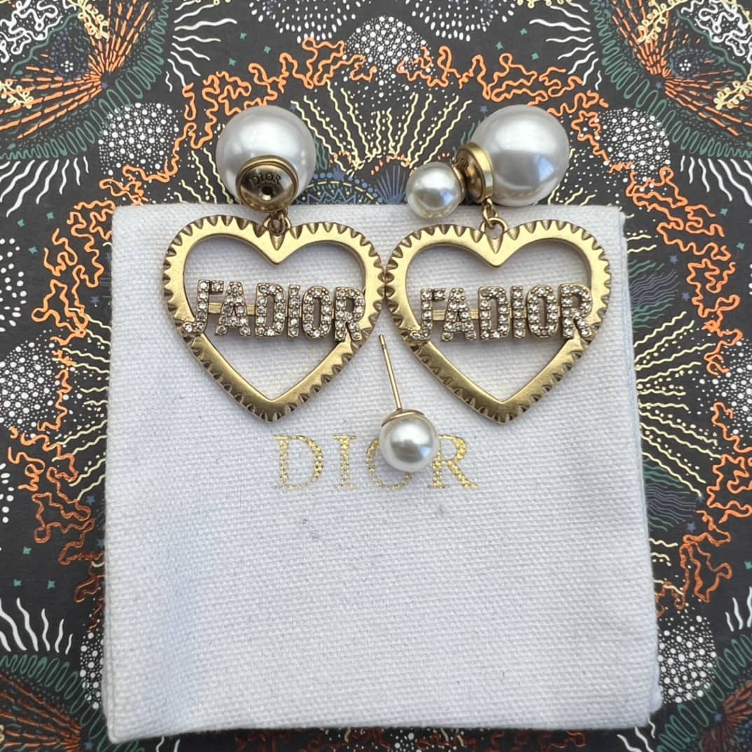 Best Chr1st1an D10r Classic Earring