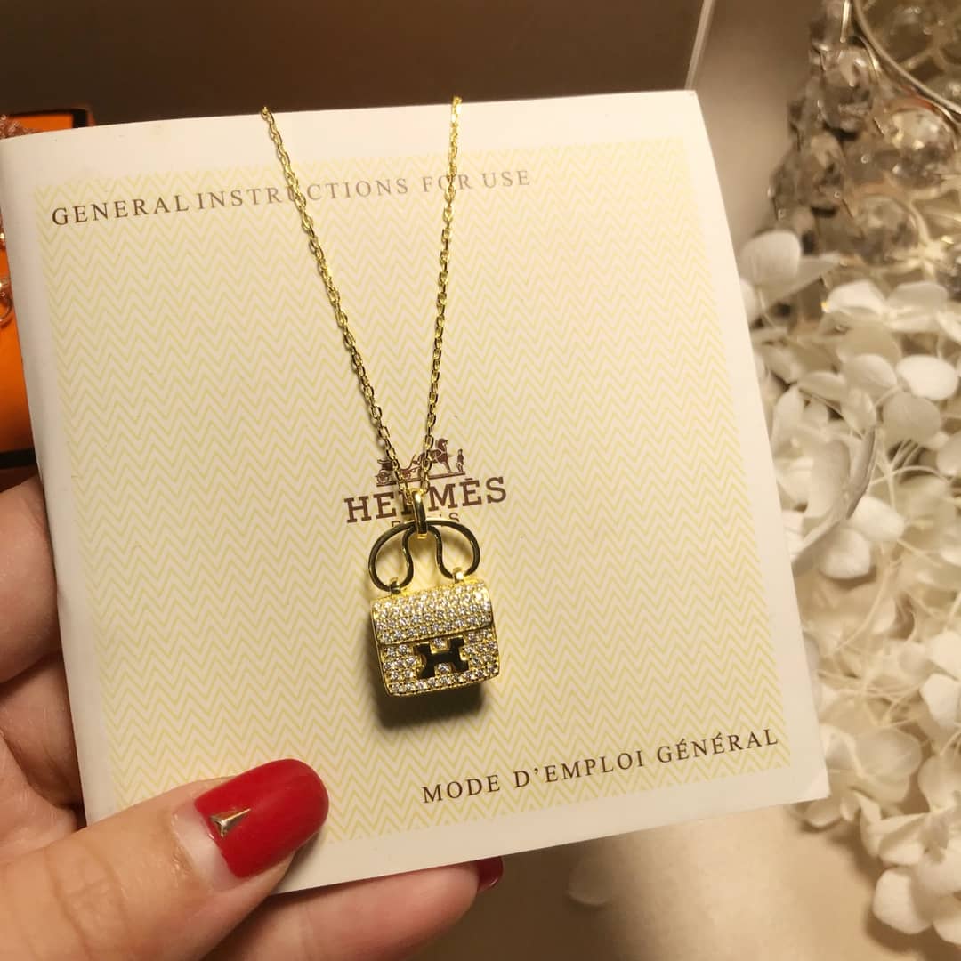 Fake H**me5 Logo Necklace