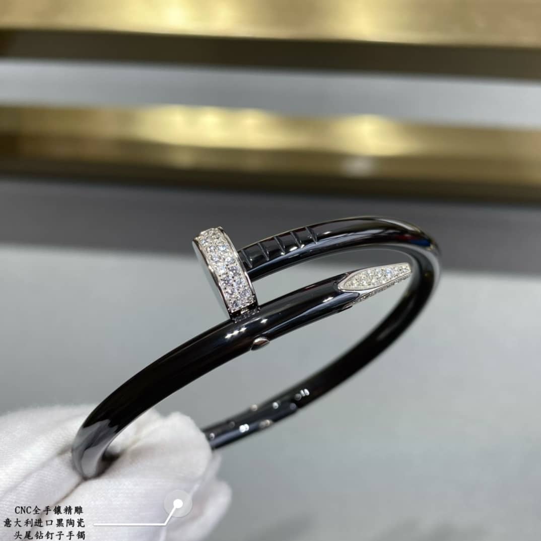 7 Star Ca*t1er Bracelet