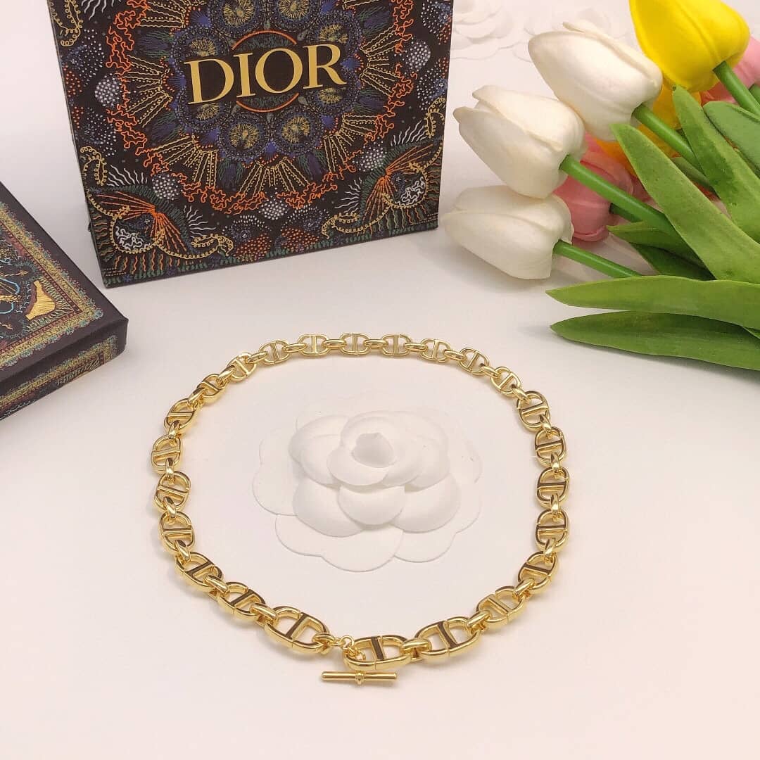 Luxury Chr1st1an D10r Classic AAA+ Necklace