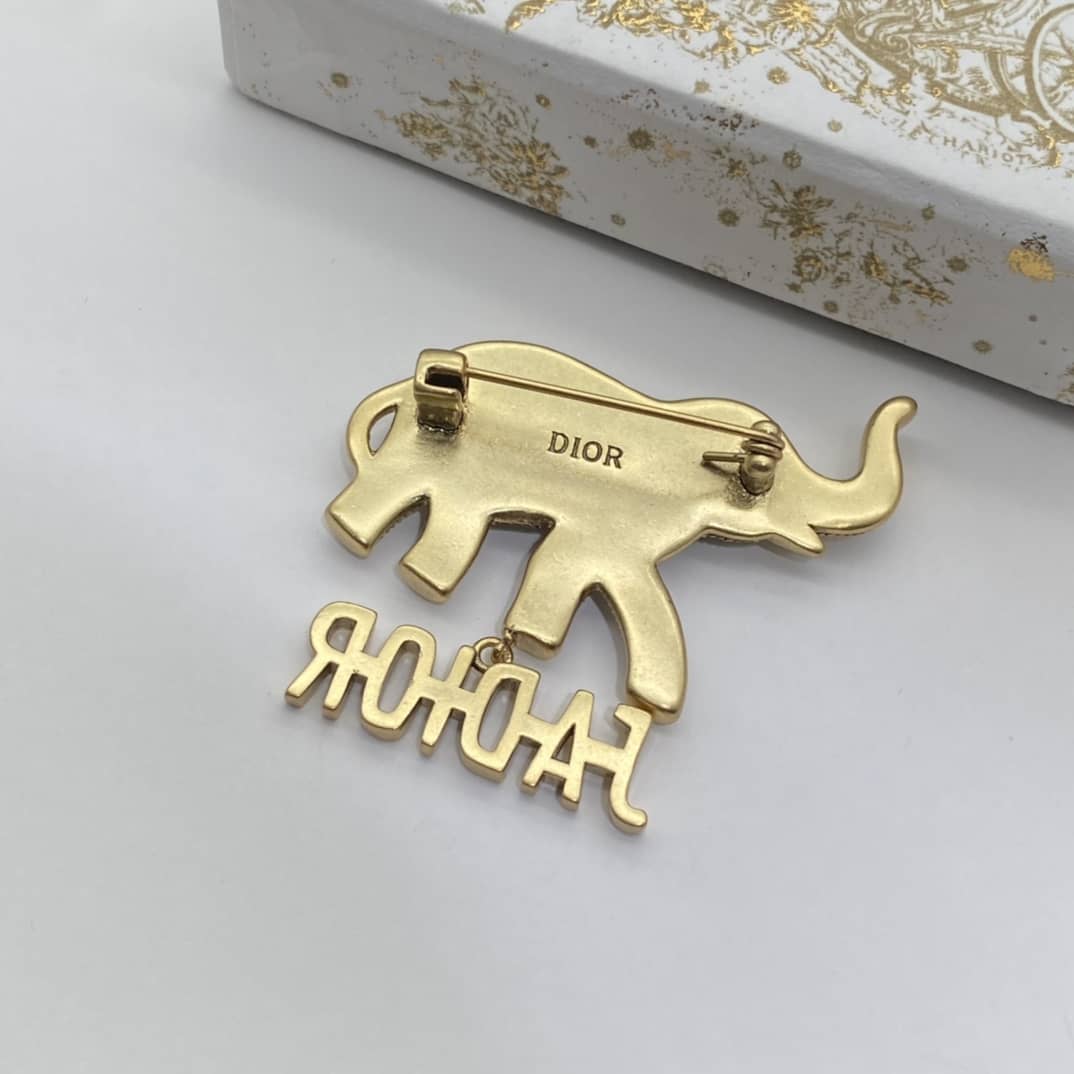 Best Chr1st1an D10r Classic Brooch