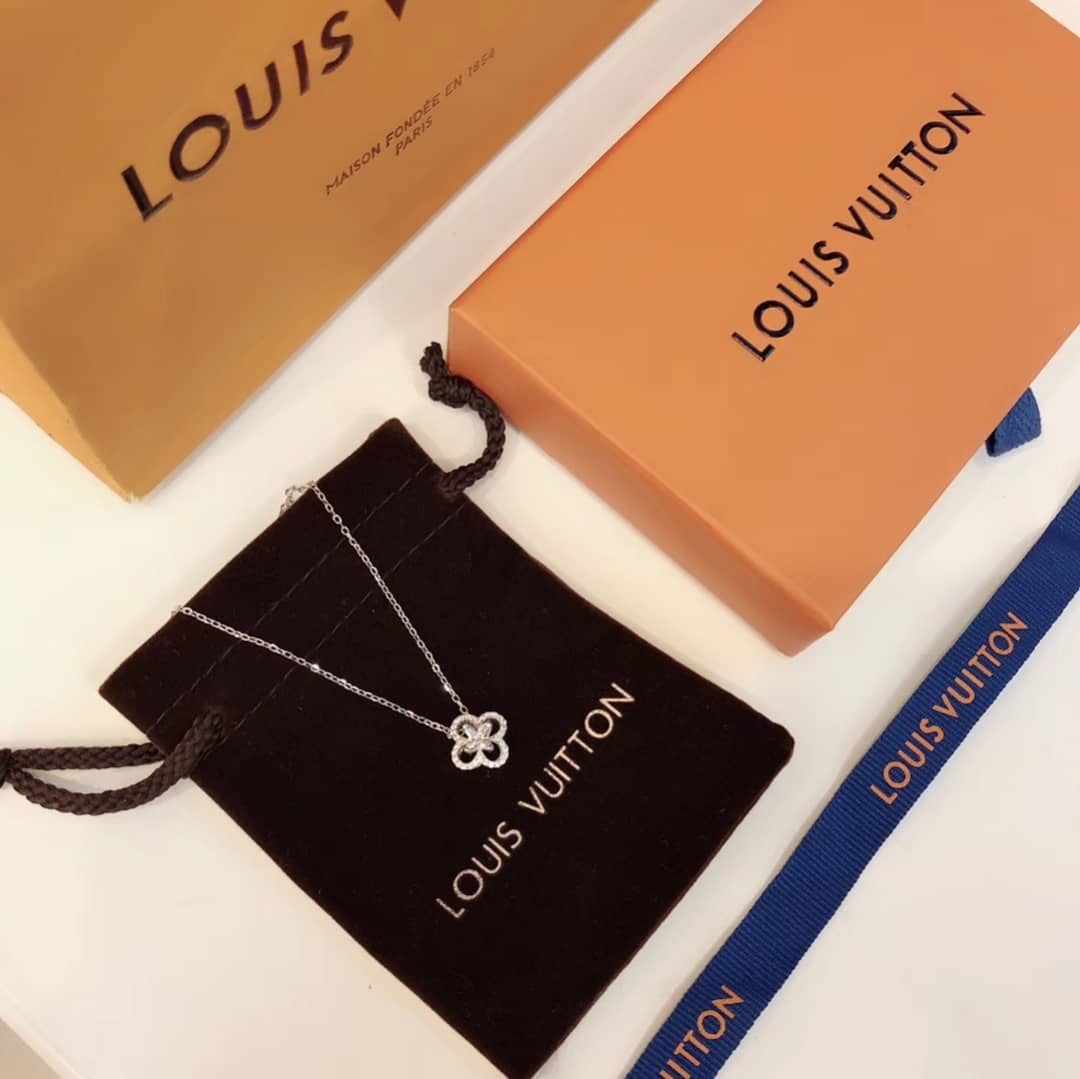 Knockoff L0vis Vvtt0n Logo Necklace