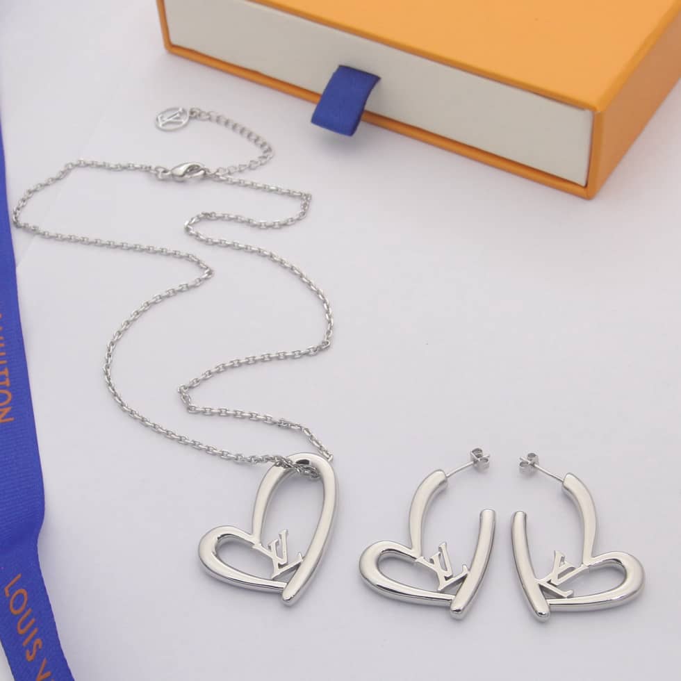 Cheap L0vis Vvtt0n Necklace