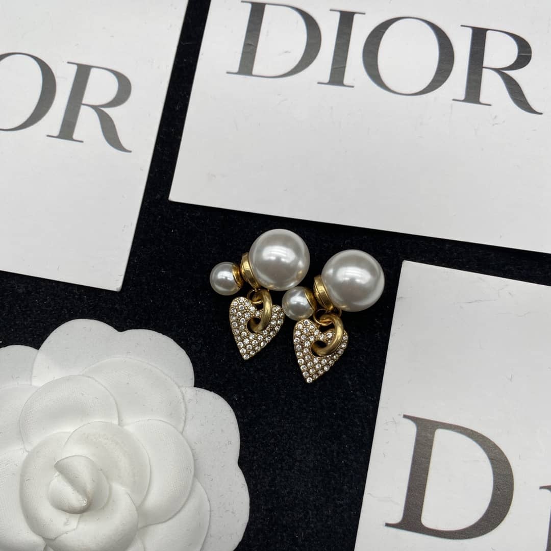 Best Chr1st1an D10r Classic Earring