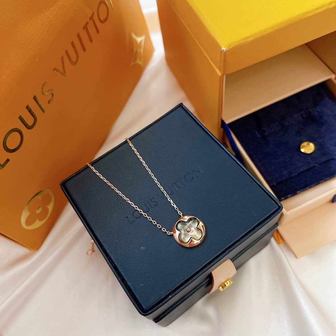 L0vis Vvtt0n Necklace For Sale