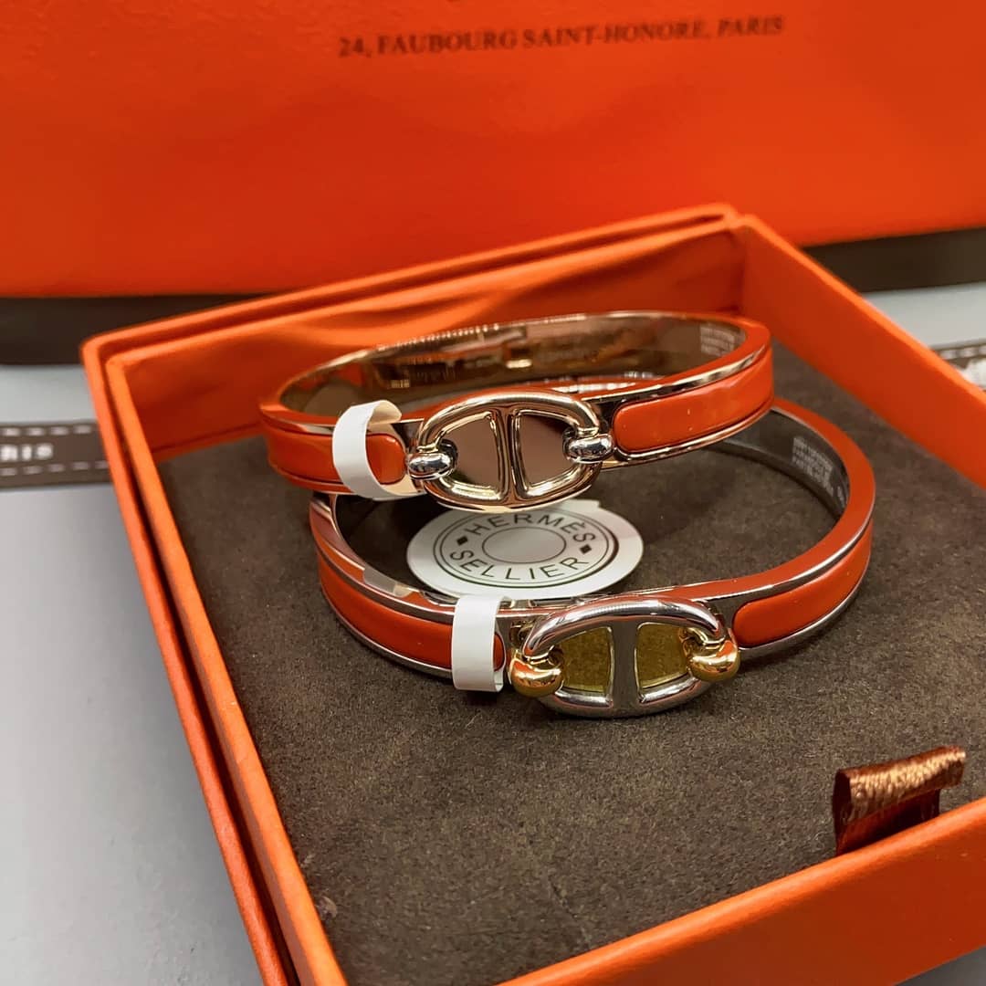 Knockoff H**me5 Logo Bracelet