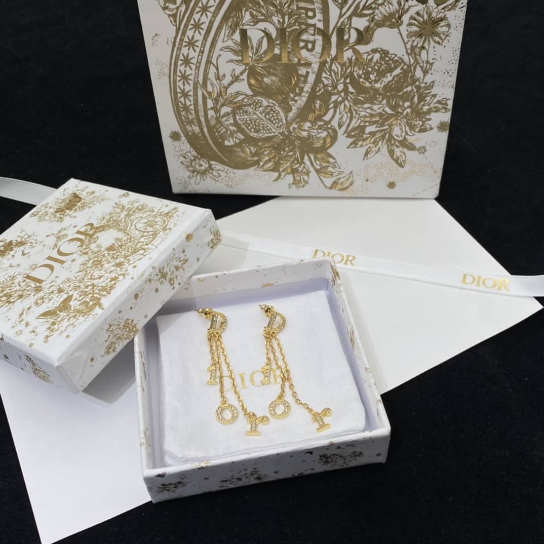 7 Star Chr1st1an D10r Earring