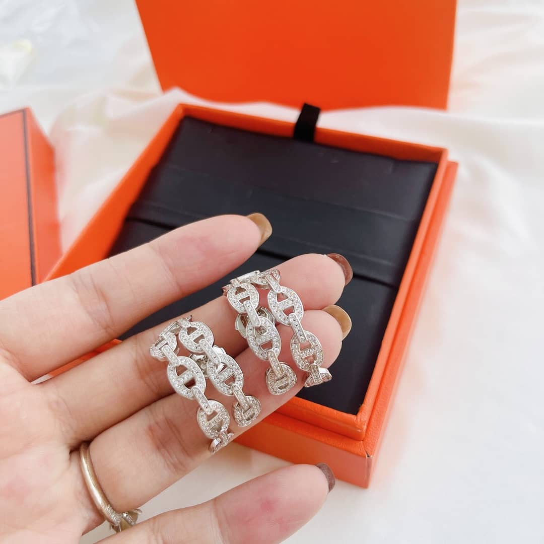 Designer H**me5 Classic Earring