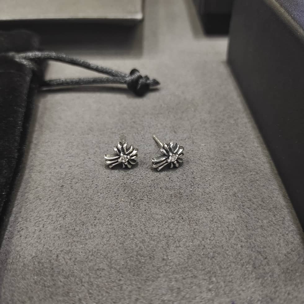 Best Ch*0me He**ts Classic Earring