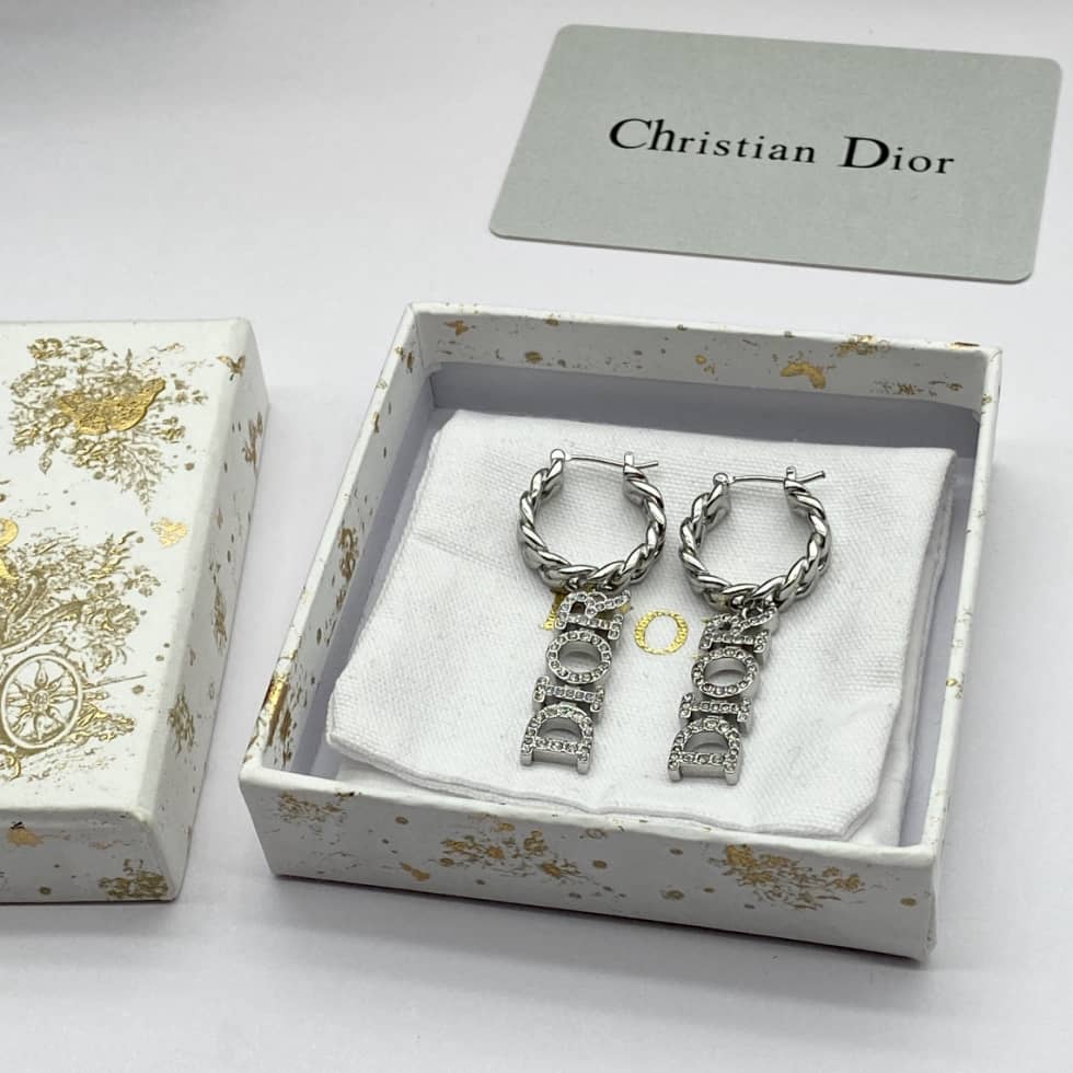 Best Chr1st1an D10r Classic Earring