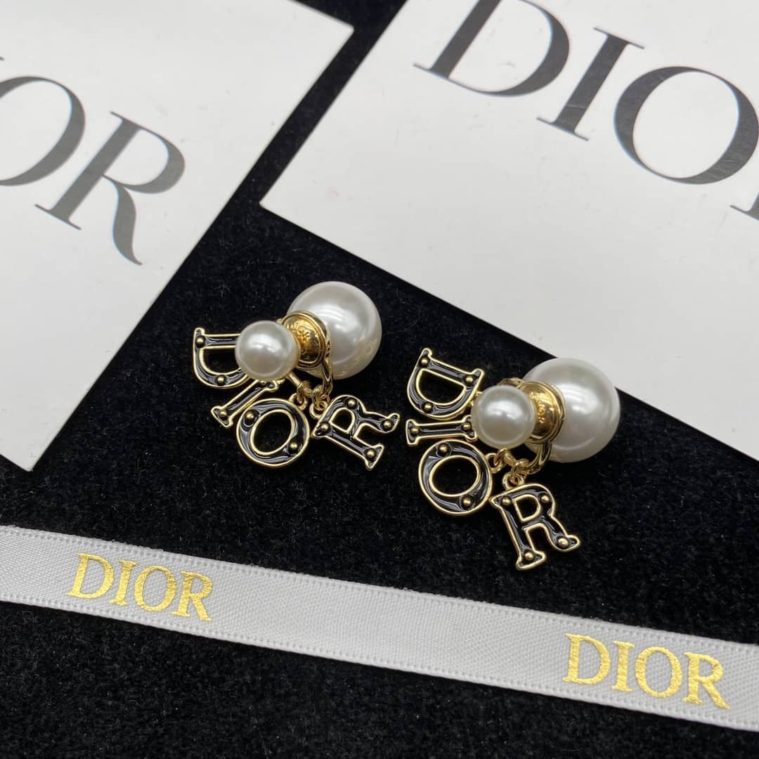 7 Star Chr1st1an D10r Earring