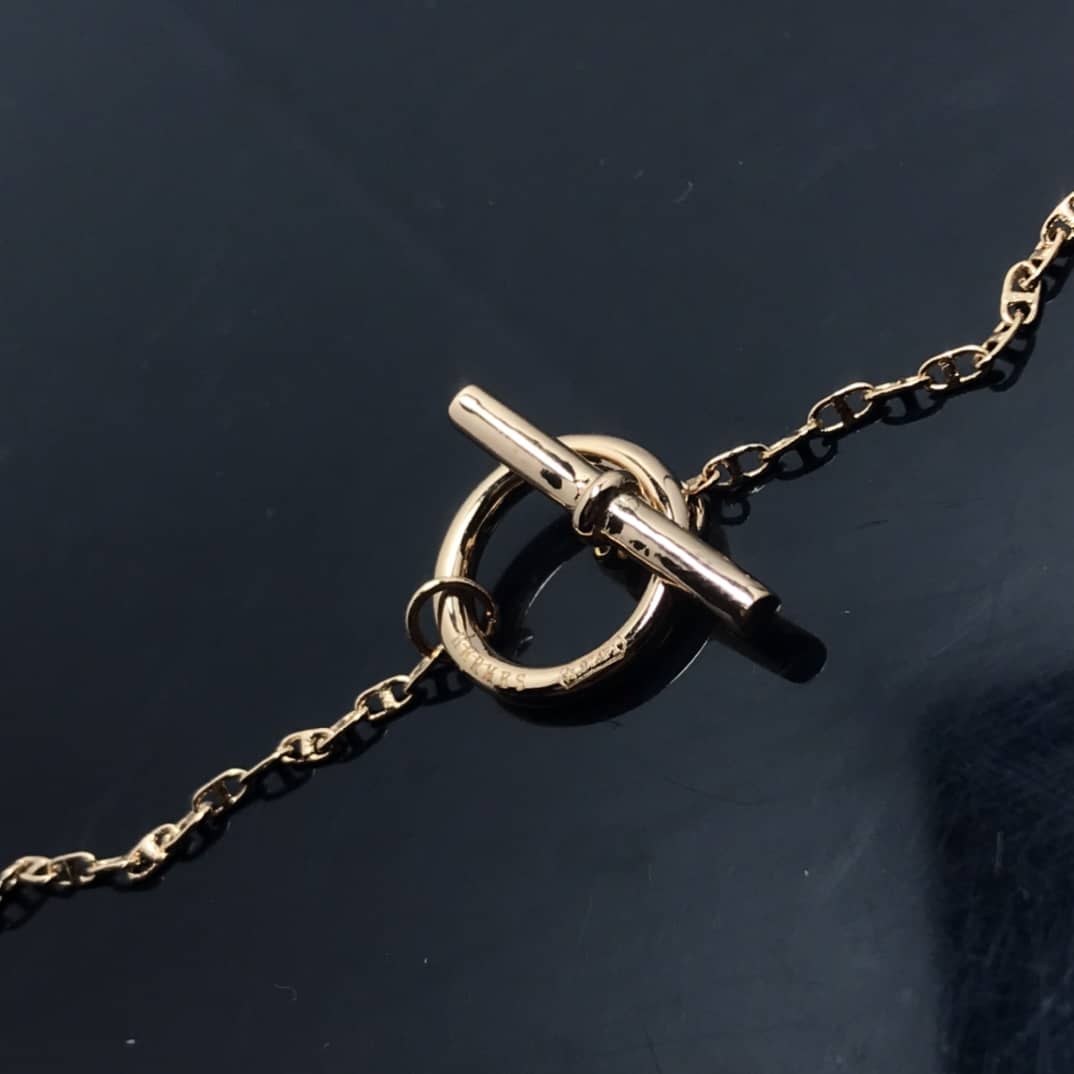 H**me5 Necklace For Sale