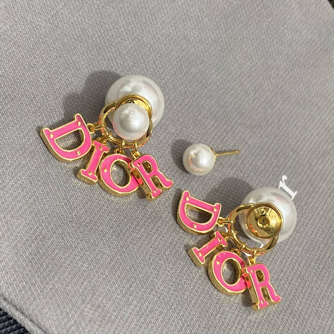 Best Chr1st1an D10r Classic Earring