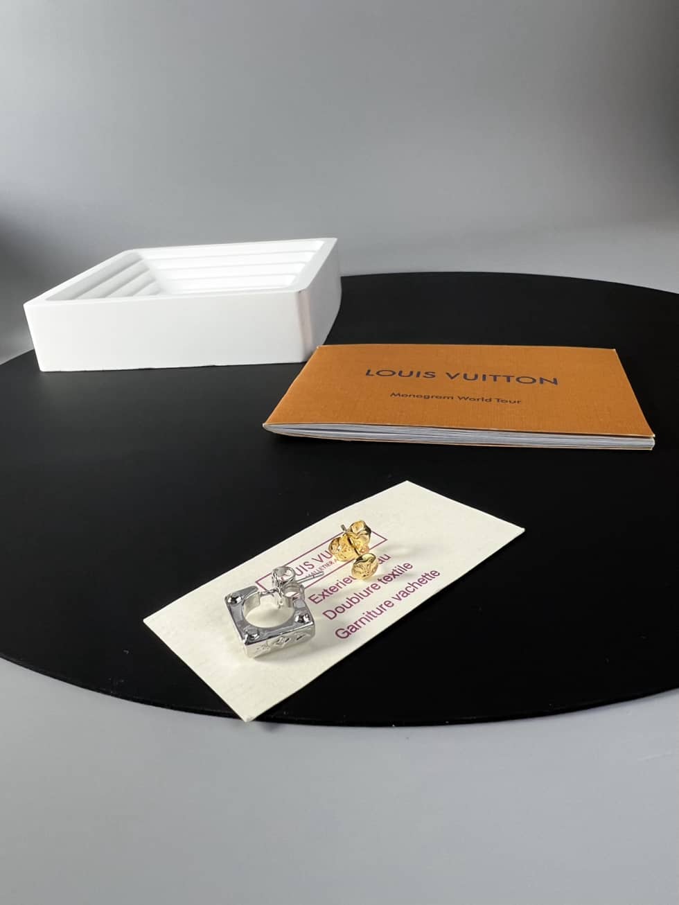 Knockoff L0vis Vvtt0n Logo Earring