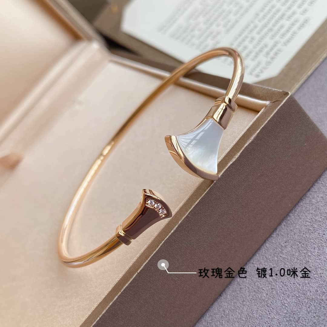 Knockoff Bv1g*ai Logo Bracelet