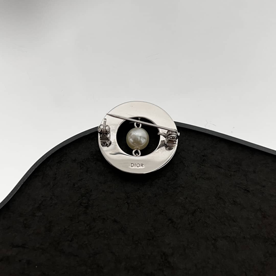 Chr1st1an D10r Brooch First Copy