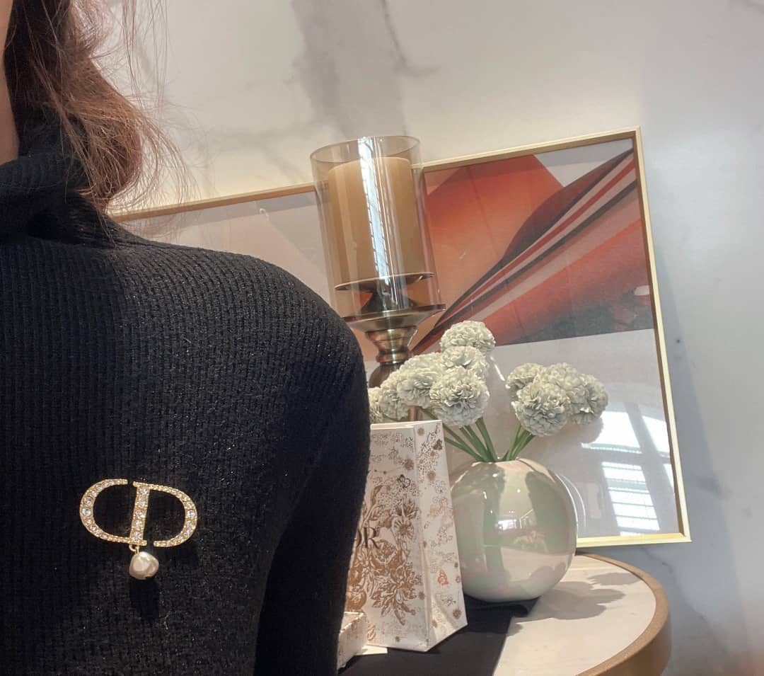 High Quality Chr1st1an D10r Brooch