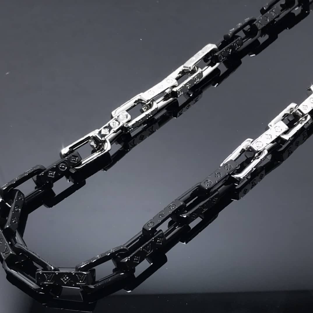 Wholesale L0vis Vvtt0n Logo Necklace