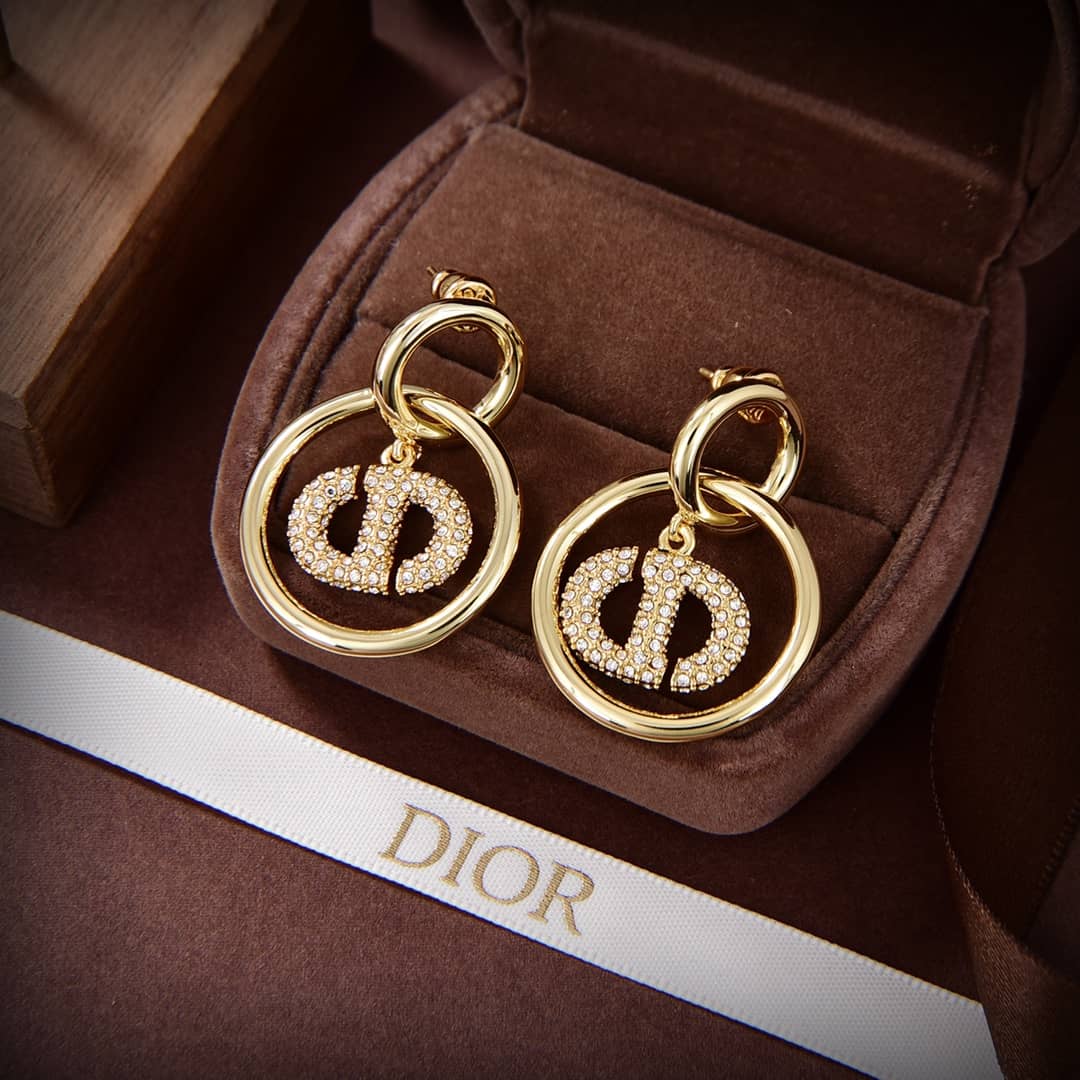 Best Chr1st1an D10r Classic Earring