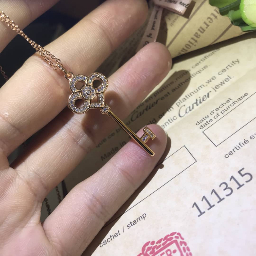 7 Star Ca*t1er Necklace