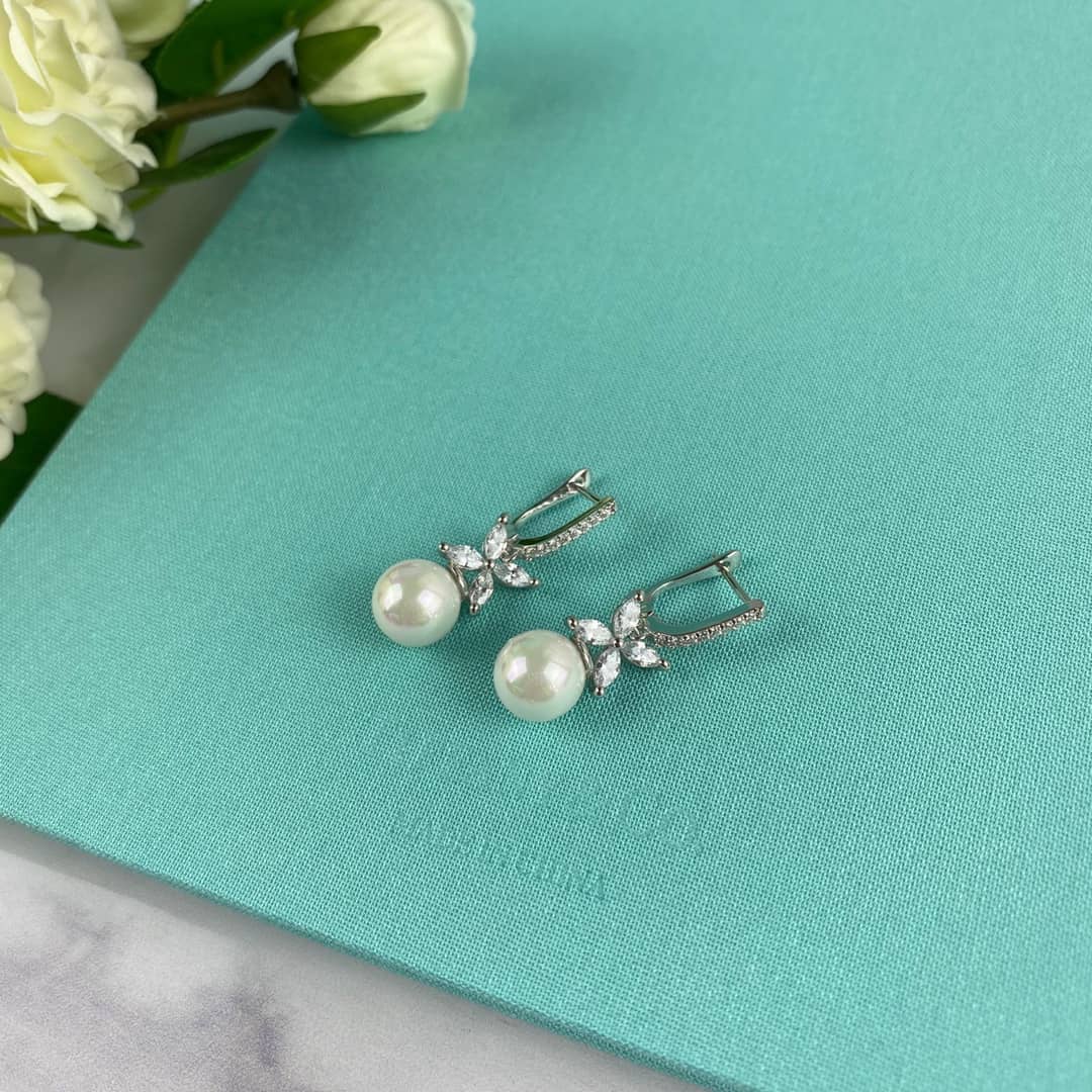 T*f*ny Earring For Sale