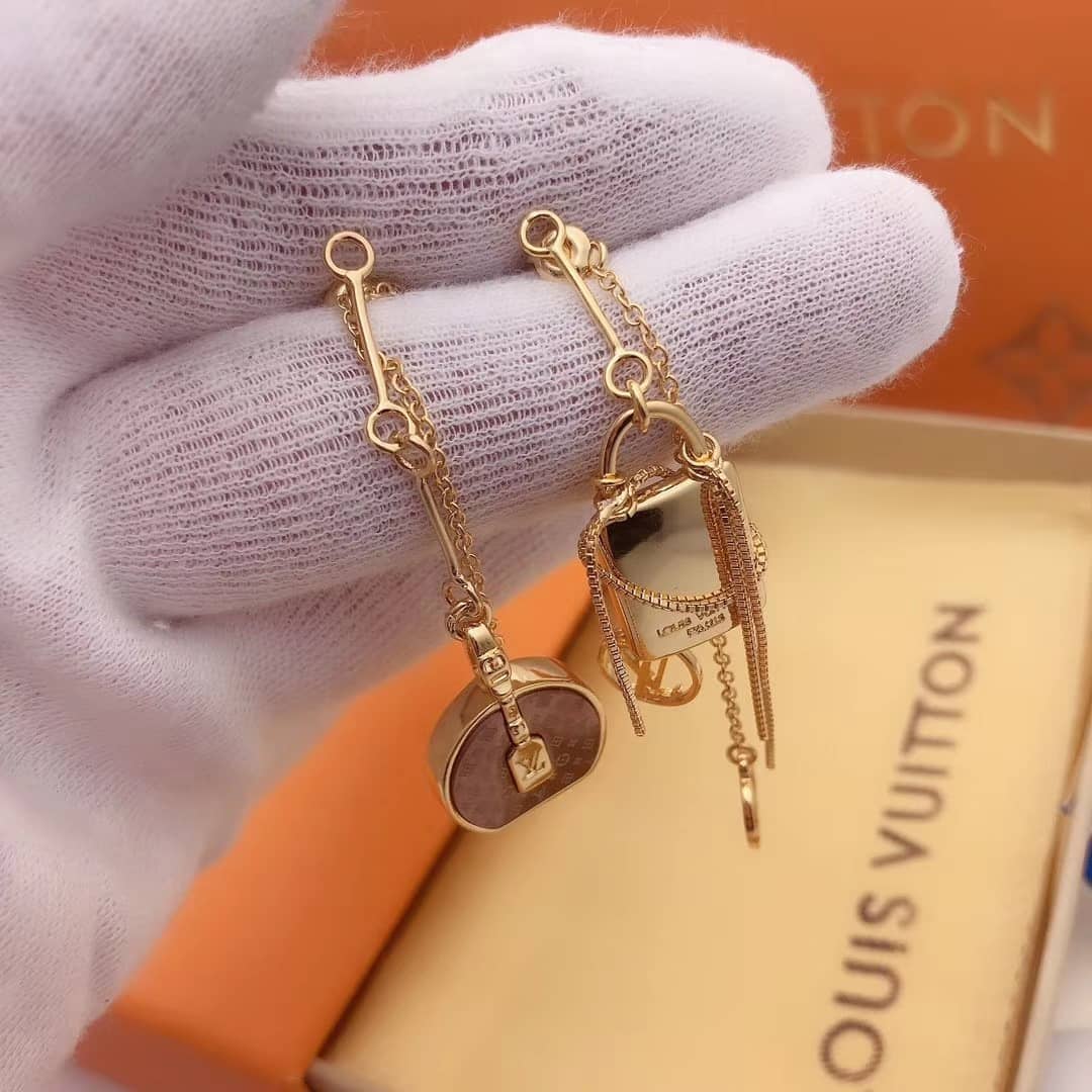 Knockoff L0vis Vvtt0n Logo Earring