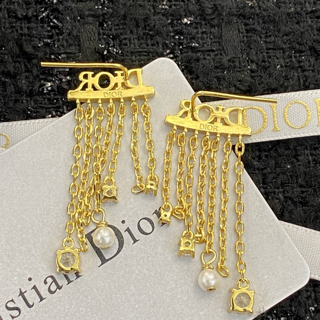 7 Star Chr1st1an D10r Earring