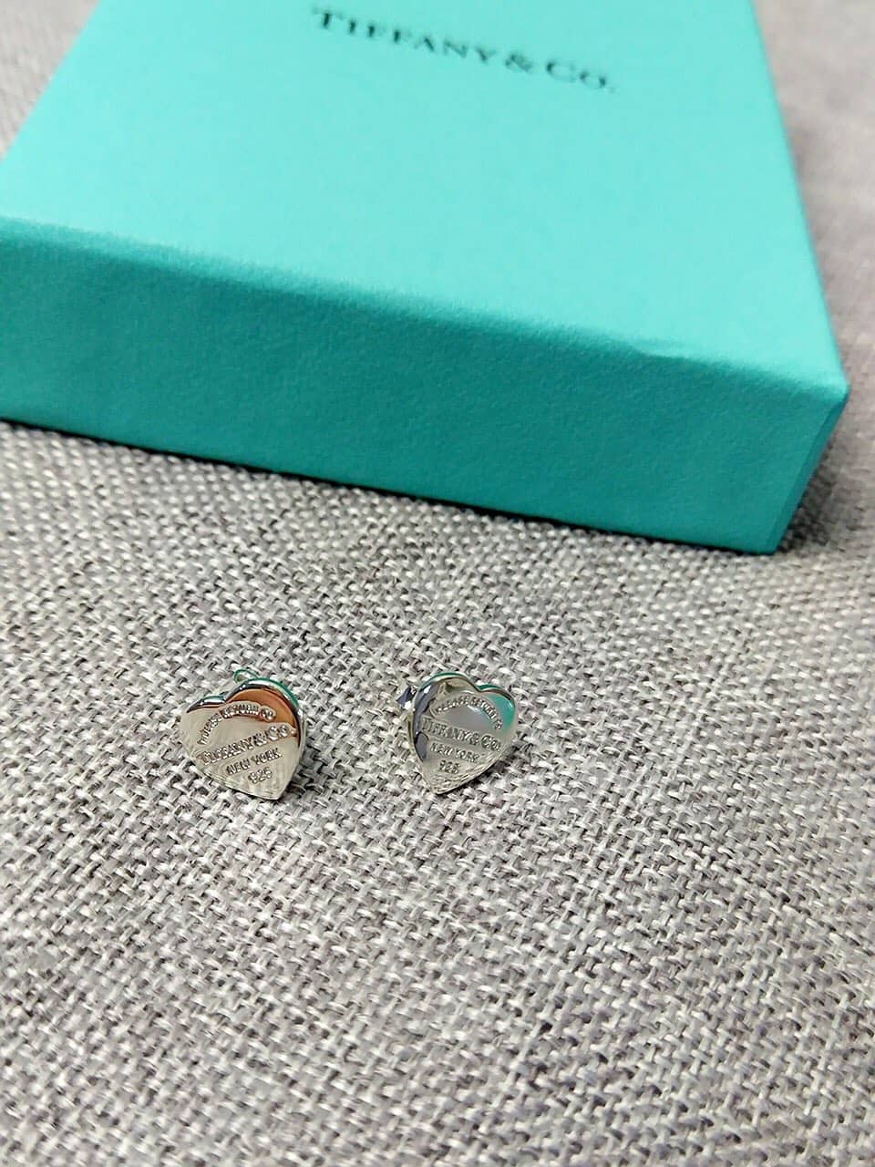 Designer T*f*ny Classic Earring