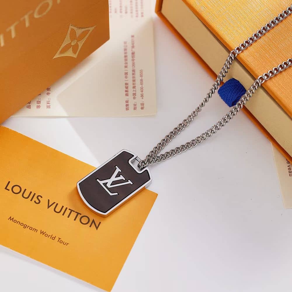Best L0vis Vvtt0n Classic Necklace