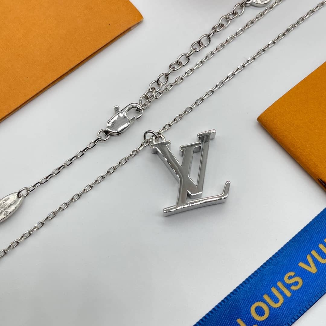 Cheap L0vis Vvtt0n Necklace