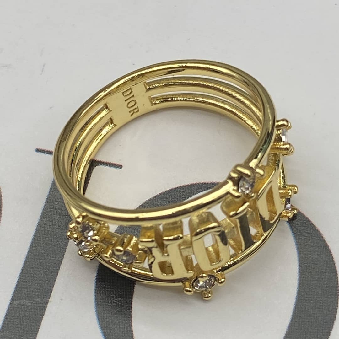 Top Quality Chr1st1an D10r Ring