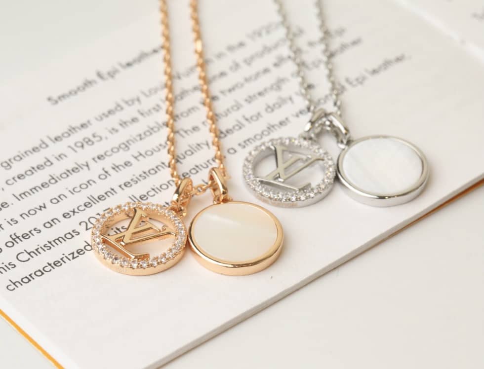 Knockoff L0vis Vvtt0n Logo Necklace