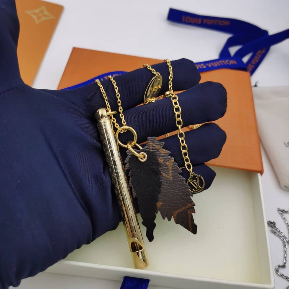 Fake L0vis Vvtt0n Logo Necklace