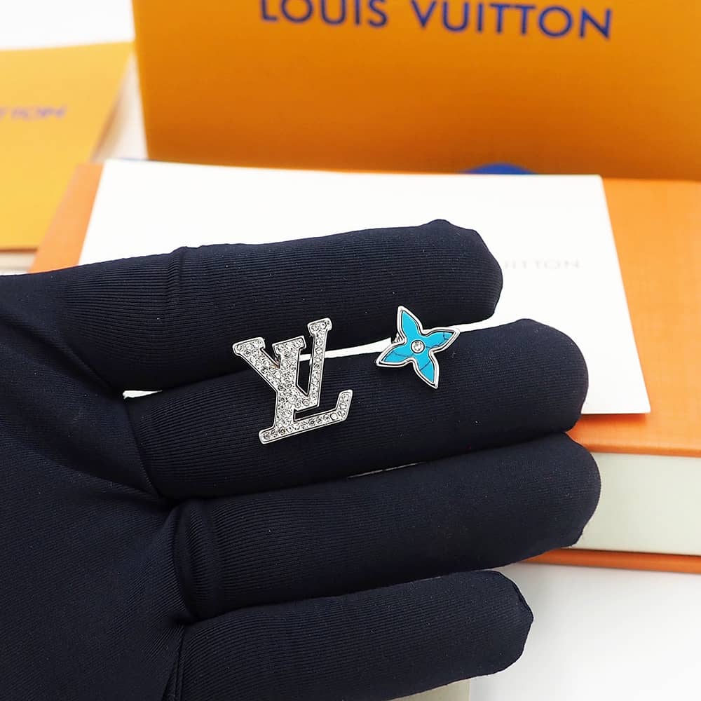 L0vis Vvtt0n Earring Copy