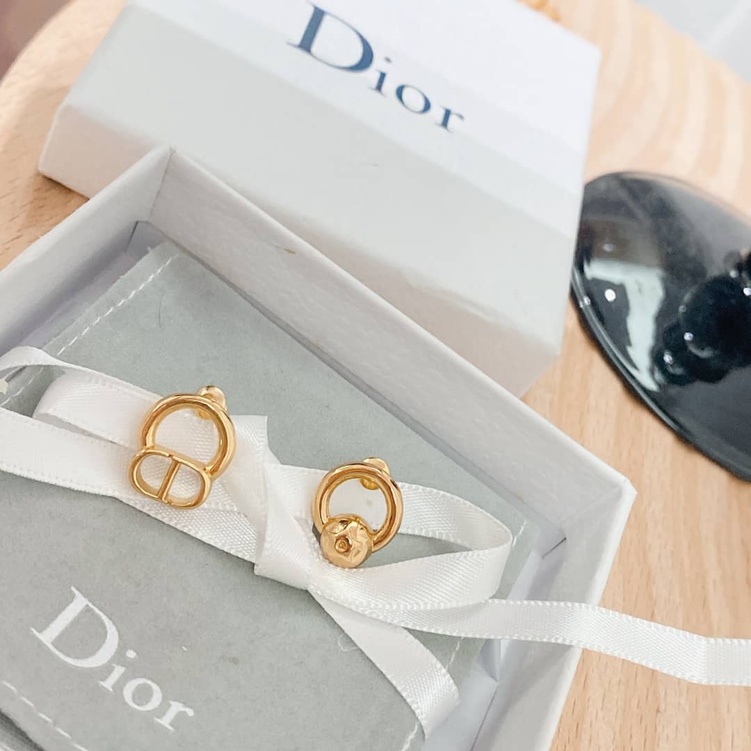 7 Star Chr1st1an D10r Earring